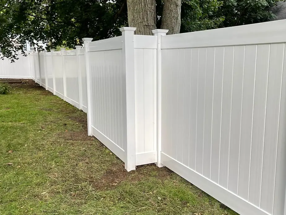 Concord Massachusetts vinyl privacy fencing